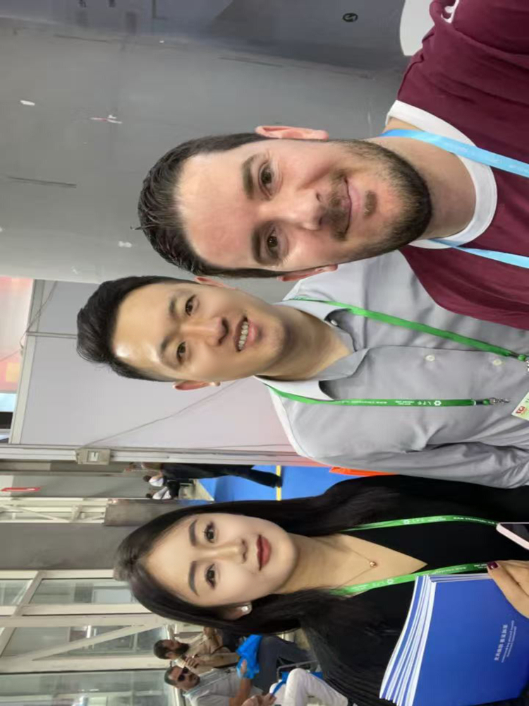 {"ARInfo":{"IsUseAR":false},"Version":"1.0.0","MakeupInfo":{"IsUseMakeup":false},"FaceliftInfo":{"IsChangeEyeLift":false,"IsChangeFacelift":false,"IsChangePostureLift":false,"IsChangeNose":false,"IsChangeFaceChin":false,"IsChangeMouth":false,"IsChangeThinFace":true},"BeautyInfo":{"IsAIBeauty":false,"OldBeautyCount":1,"IsSharpen":false,"SwitchMedicatedAcne":false,"IsBrightEyes":false,"IsOldBeauty":false,"IsReduceBlackEyes":false},"HandlerInfo":{"AppName":2},"FilterInfo":{"IsUseFilter":false}}